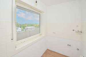 Renoviertes Apartment mit großer Loggia auf Erbpacht! – Die vollständige Adresse der Immobilie erhältst du vom Anbieter., 33699 Stieghorst, Bielefeld – Vorschaubild 3