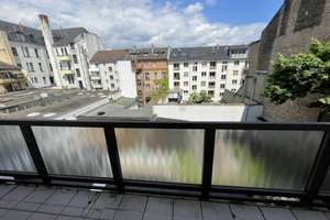 Attraktive Stadtwohnung mit moderner Einbauküche, Tageslichtbad und Balkon zum 15.6. – Neubrunnenstraße 00, 55116 Altstadt, Mainz – Vorschaubild 2