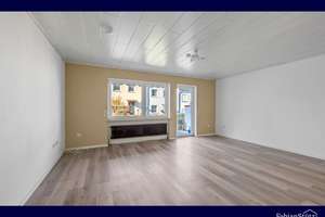Ihr neues Zuhause! Charmantes Reihenmittelhaus mit Wohlfühlgarantie in zentraler Lage von Bayreuth – Die vollständige Adresse der Immobilie erhältst du vom Anbieter., 95445 Roter Hügel, Bayreuth – Vorschaubild 1