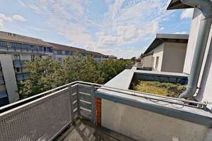 Über den Dächern: 2-Zimmer-Wohnung in der Endetage mit Balkon – sofort verfügbar! – Papenkamp 6, 30539 Bemerode, Hannover – Vorschaubild 4