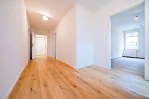 Große 5-RW*WG geeignet* EBK* 2 Bäder mit Dusche und WC* Balkon* Fahrstuhl* zentrale Lage* Top*