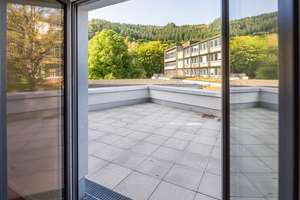 3-Zimmer-Neubau mit Penthaus-Charakter: Über 30 m² Süd-Dachterrasse in Baden-Baden.