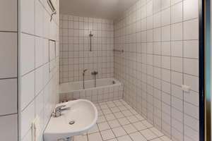 Geräumige 2-Raum-Balkonwohnung per Aufzug erreichbar – Reichsstr. 49, 9112 Kaßberg, Chemnitz – Vorschaubild 3