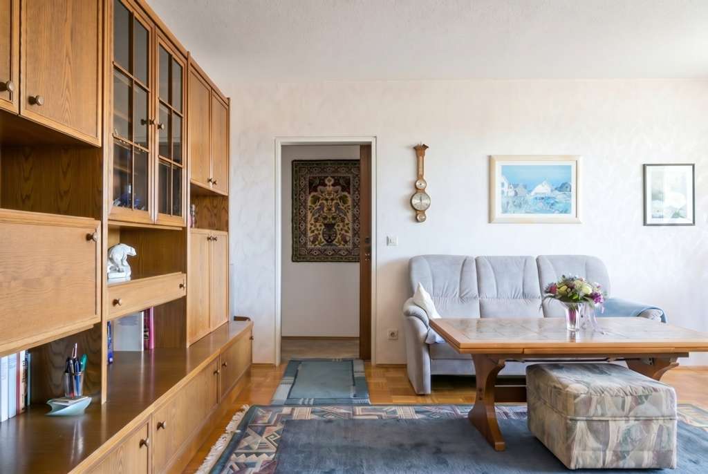 Immobilie in Wülfrath - Schön geschnittene 4 Zimmer Wohnung mit Balkon, Gäste WC, Aufzug und Tiefgaragenstellplatz - Bild 4