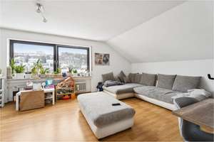 Sehr stark & souverän.
Dreifamilienhaus in Elchingen (Thalfingen)
Drei Wohnungen | 3 Garagen | STP – Junginger Str. 43, 89275 Elchingen – Vorschaubild 11