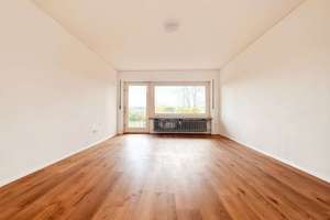 Vermietete 2-Zimmer-Wohnung mit 4,3% Rendite und 223m² Gartenanteil in Ansbach – Die vollständige Adresse der Immobilie erhältst du vom Anbieter., 91522 Eyb, Ansbach – Vorschaubild 1