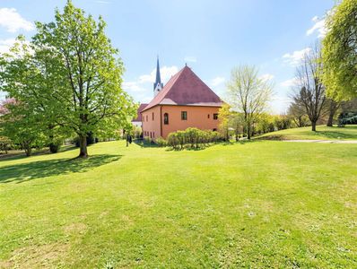 Hochwertig saniertes Frührenaissance-Schloss in traumhafter Lage mit Kavaliershaus und Schlosspark