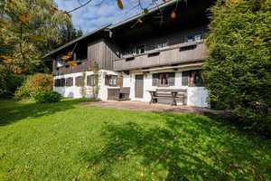URIGES BAUERNHAUS MIT ENTWICKLUNGSPOTENZIAL, WAAKIRCHEN-RIEDERN – Miesbach (Kreis) – Vorschaubild 1