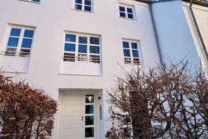 Stadthaus‑Wohnung mit eigener Haustür – Architektonisches Unikat im Glockenbachviertel