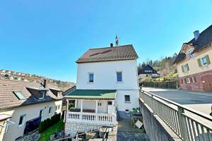 FAMILIENTRAUM - Gepflegtes EFH mit Einliegerwohnung, Terrasse, Garten uvm. – Die vollständige Adresse der Immobilie erhältst du vom Anbieter., 72213 Altensteig – Vorschaubild 2