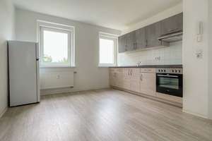 Kompakt, cool, dein – kleines Zuhause mit Einbauküche! – Elsterweg 4, 8066 Eckersbach Siedlung, Zwickau – Vorschaubild 1