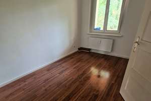 Renditeobjekt - WG-vermietete Dreizimmerwohnung mit Balkon in Friedrichsfelde, nähe Tierpark – 10319 Friedrichsfelde, Berlin – Vorschaubild 2