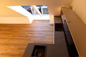 Zweitbezug: Lichtdurchflutete Dachgeschosswohnung mit Galerie, EBK und Cabrio-Fenstern in Großhadern – Waldklausenweg 14a, 81377 Großhadern, München – Vorschaubild 8