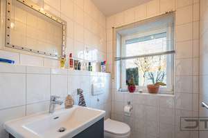 Bindlacher Bestlage mit einzigartigem Fernblick: Stilvoll modernisiertes 2001er EFH mit ELW & Pool! – Die vollständige Adresse der Immobilie erhältst du vom Anbieter., 95463 Bindlach – Vorschaubild 22