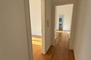 Modernisierte Altbauwohnung mit EBK und zwei Balkonen *US tenants welcome* – Adelheidstr. 54, 65185 Mitte, Wiesbaden – Vorschaubild 6