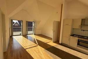 **Provisionsfrei**Wohnen zwischen Eisernem Steg und Arnulfplatz**Dachgeschoss im Altbau – Rehgäßchen 3, 93047 Innenstadt, Regensburg – Vorschaubild 4