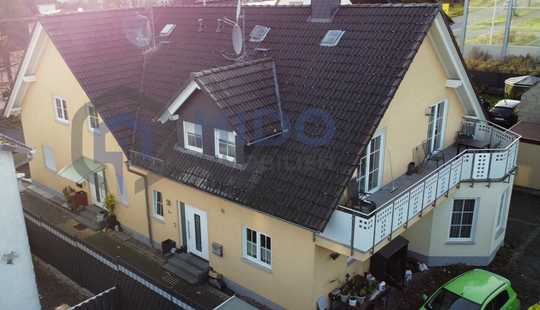 Bild von Moderne Doppelhaushälfte mit Fußbodenheizung, Garten, Kamin & Balkon