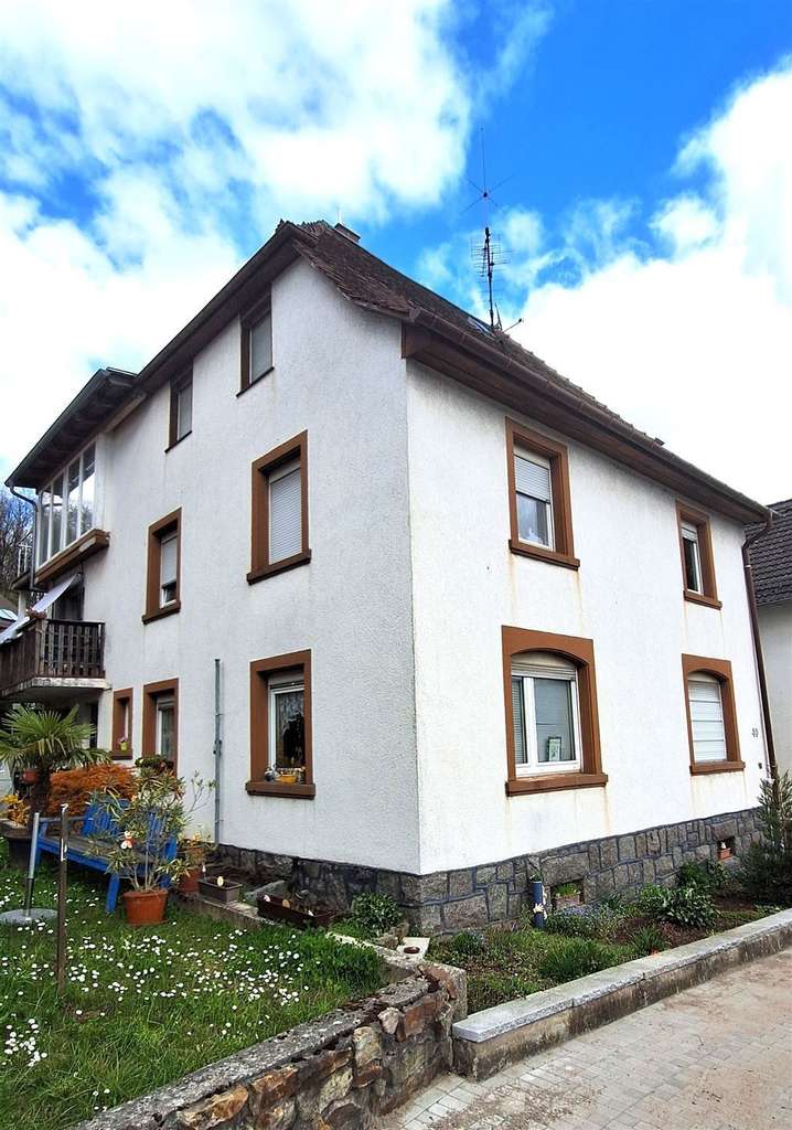 Immobilie in Weinheim - 5 Parteienhaus in Weinheim-Oberflockenbach – solide Kapitalanlage mit guter Rendite - Bild 1