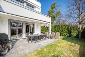 Haus-im-Haus: Großzügiges Domizil in stylischer Design-Ästhetik mit sonnigem Garten – Die vollständige Adresse der Immobilie erhältst du vom Anbieter., 81927 Englschalking, München – Vorschaubild 10