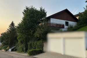 Modernisiertes Einfamilienhaus mit Südbalkon in sonniger Hanglage – sofort bezugsfertig