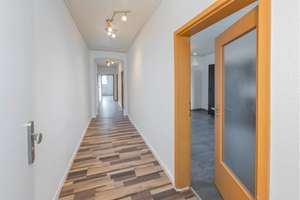 Provisionsfrei! Großzügige 4-Zimmer-Dachgeschosswohnung in Lütgendortmund. – 44388 Lütgendortmund (Ortsteil), Dortmund – Vorschaubild 2