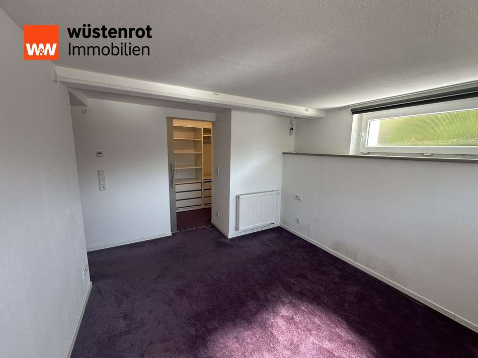 Schlafzimmer mit Ankleide