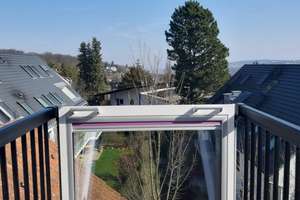 Lichtdurchflutetes Wohnjuwel mit Fernblick: Exklusive teilmöblierte Maisonette Vaihingen/Dachswald