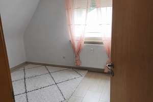 Helle gepflegte Halbdachwohnung mit Garten  – Reinhard-Strecker-Str 6, 65428 Rüsselsheim am Main – Vorschaubild 5