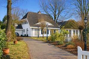Exklusives Einfamilienhaus in Bestlage des Forstwaldes! – Die vollständige Adresse der Immobilie erhältst du vom Anbieter., 47804 Forstwald, Krefeld – Vorschaubild 2