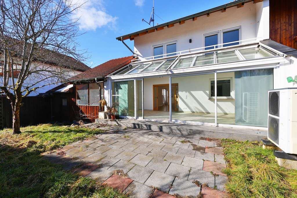 Immobilie in Ottenhofen - Modernisierte Doppelhaushälfte in eingewachsener Siedlung im Landkreis Erding - Bild 1