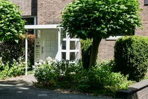 Helle, sonnige Fünfzimmerwohnung im Erdgeschoss mit Garten im Zooviertel zu verkaufen.