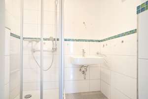 2 x  3-Zimmer-Wohnung im selben Gebäude, Wohnräume mit Laminatboden, helles Bad – Die vollständige Adresse der Immobilie erhältst du vom Anbieter., 45894 Buer, Gelsenkirchen – Vorschaubild 6