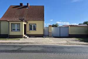 Die Hühner sind schon da! 2-Seiten-Hof zum Schönmachen – Potsdam-Mittelmark (Kreis) – Vorschaubild 2