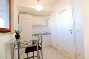 Frisch renovierte und geräumige 1-Zimmer Wohnung mit sehr guter Anbindung – Karolinenstraße 118, 90763 Nördliche Südstadt, Fürth – Vorschaubild 5