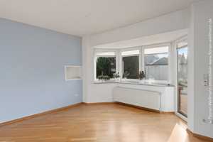 Bremen - Hemelingen | Gepflegtes Einfamilienhaus mit viel Platz, guter Ausstattung, drei Garagen und – Bremen – Vorschaubild 8
