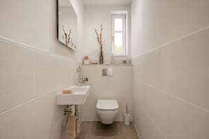 Charmante Maisonette-Altbauwohnung mit Balkon, zwei Bädern und Dielenboden – Die vollständige Adresse der Immobilie erhältst du vom Anbieter., 10245 Friedrichshain, Berlin – Vorschaubild 5