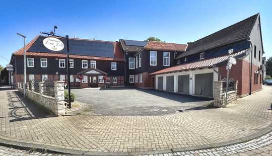 Bild von Moderniesiertes Mehrfamilienhaus mit Gasthaus, Biergarten & Kegelbahn 