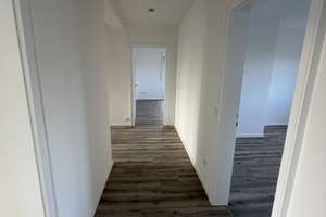 Großzügige 3-Zimmer-Wohnung (108m²) mit Balkon in Augsburg-Lechhausen – Die vollständige Adresse der Immobilie erhältst du vom Anbieter., 86165 Lechhausen-Ost, Augsburg – Vorschaubild 7