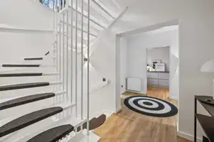 EINZIEHEN UND WOHLFÜHLEN - GROSSZÜGIGES REIHENMITTELHAUS MIT GARAGE – Bielefeld – Vorschaubild 4