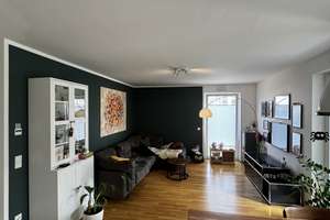 Moderne 4-Zimmer-Erdgeschosswohnung mit Garten