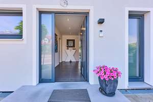 Design, Licht & Lebensfreude – Ihr neues Zuhause mit Charme und Charakter in Kösching bei Ingolstadt – Die vollständige Adresse der Immobilie erhältst du vom Anbieter., 85092 Kösching – Vorschaubild 2