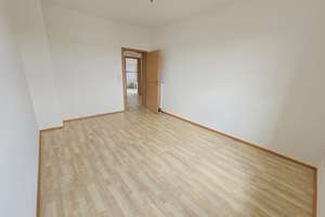 Großzügiges Toskana-Reiheneckhaus mit 5 Zimmer, 1 Appartement und 2 Terrassen in Schierling – Die vollständige Adresse der Immobilie erhältst du vom Anbieter., 84069 Schierling – Vorschaubild 16