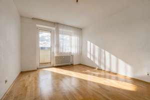 Über den Dächern der Stadt: Sonnige 3-Zimmer-Wohnung mit zwei Balkonen – Die vollständige Adresse der Immobilie erhältst du vom Anbieter., 81735 Neuperlach, München – Vorschaubild 7
