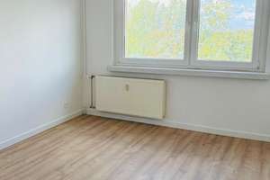 Frisch renovierte 2-Raum-Wohnung mit Balkon & Einbauküche – Johannes-Göderitz-Str. 86, 39130 Neu Olvenstedt, Magdeburg – Vorschaubild 3