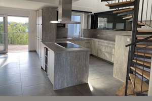 Außergewöhnliche 150-m²-Maisonette mit loftartigem Wohnambiente und zwei Balkonen