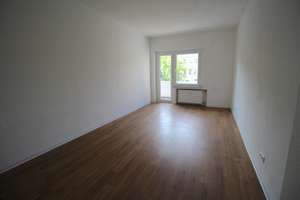 RENOVIERTE KOMFORTWHG. SANIERTES DUSCHBAD BALKON GARAGE MÖGL. 1.OG MODERNE BÖDEN OBERBILK/ELLERSTR. – Ellerstraße 139, 40227 Oberbilk, Düsseldorf – Vorschaubild 4