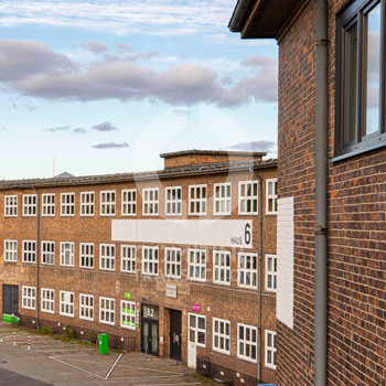 Am Südkreuz. combine Transaction.