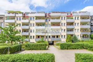 Helle 3-Zimmer-Wohnung mit Sonnenbalkon, Aufzug und Zukunftsperspektive in Berlin-Weißensee