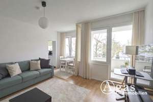 Helle vermietete 2-Zimmer-Wohnung mit Aufzug und Balkon in Berlin Charlottenburg zum Verkauf