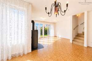 Wohnen auf drei Ebenen – gepflegtes Reihenendhaus mit Garten! – Die vollständige Adresse der Immobilie erhältst du vom Anbieter., 93059 Reinhausen, Regensburg – Vorschaubild 2